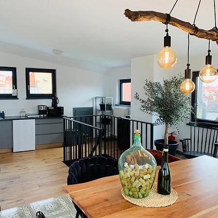 Boutique Apartments U Rolanda, Mikulasske Namesti Зноймо Екстер'єр фото
