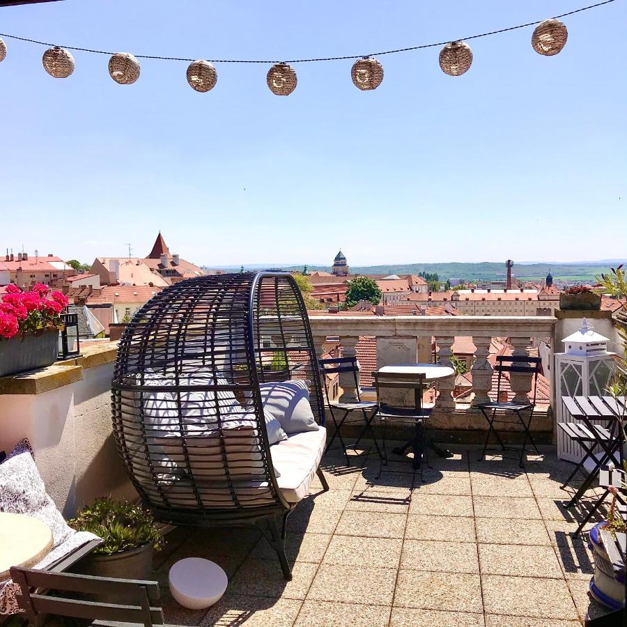 Boutique Apartments U Rolanda, Mikulasske Namesti Зноймо Екстер'єр фото