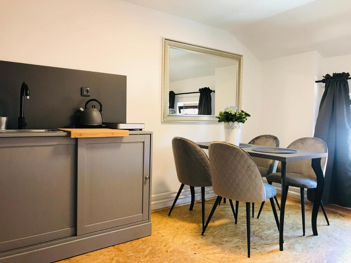 Boutique Apartments U Rolanda, Mikulasske Namesti Зноймо Екстер'єр фото
