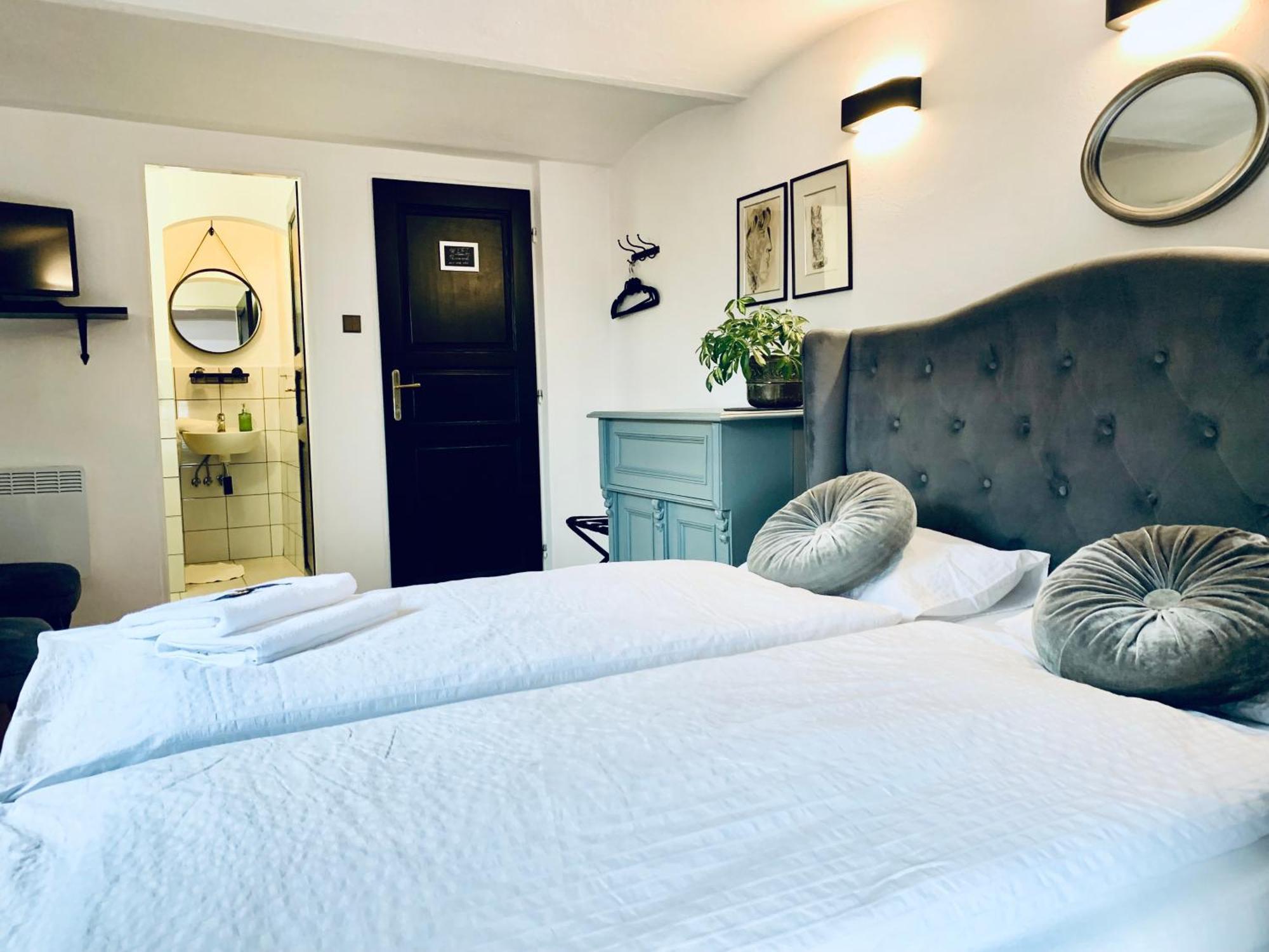 Boutique Apartments U Rolanda, Mikulasske Namesti Зноймо Екстер'єр фото