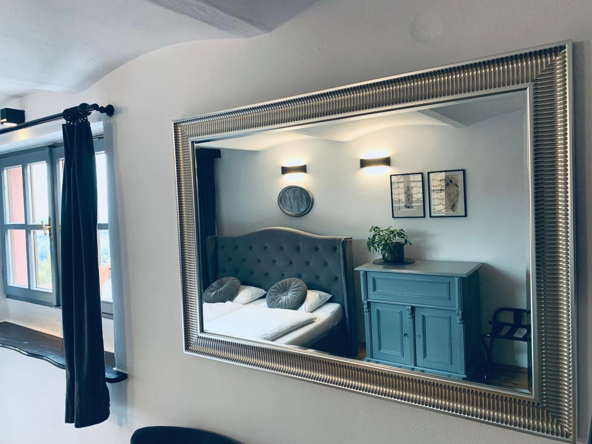 Boutique Apartments U Rolanda, Mikulasske Namesti Зноймо Екстер'єр фото