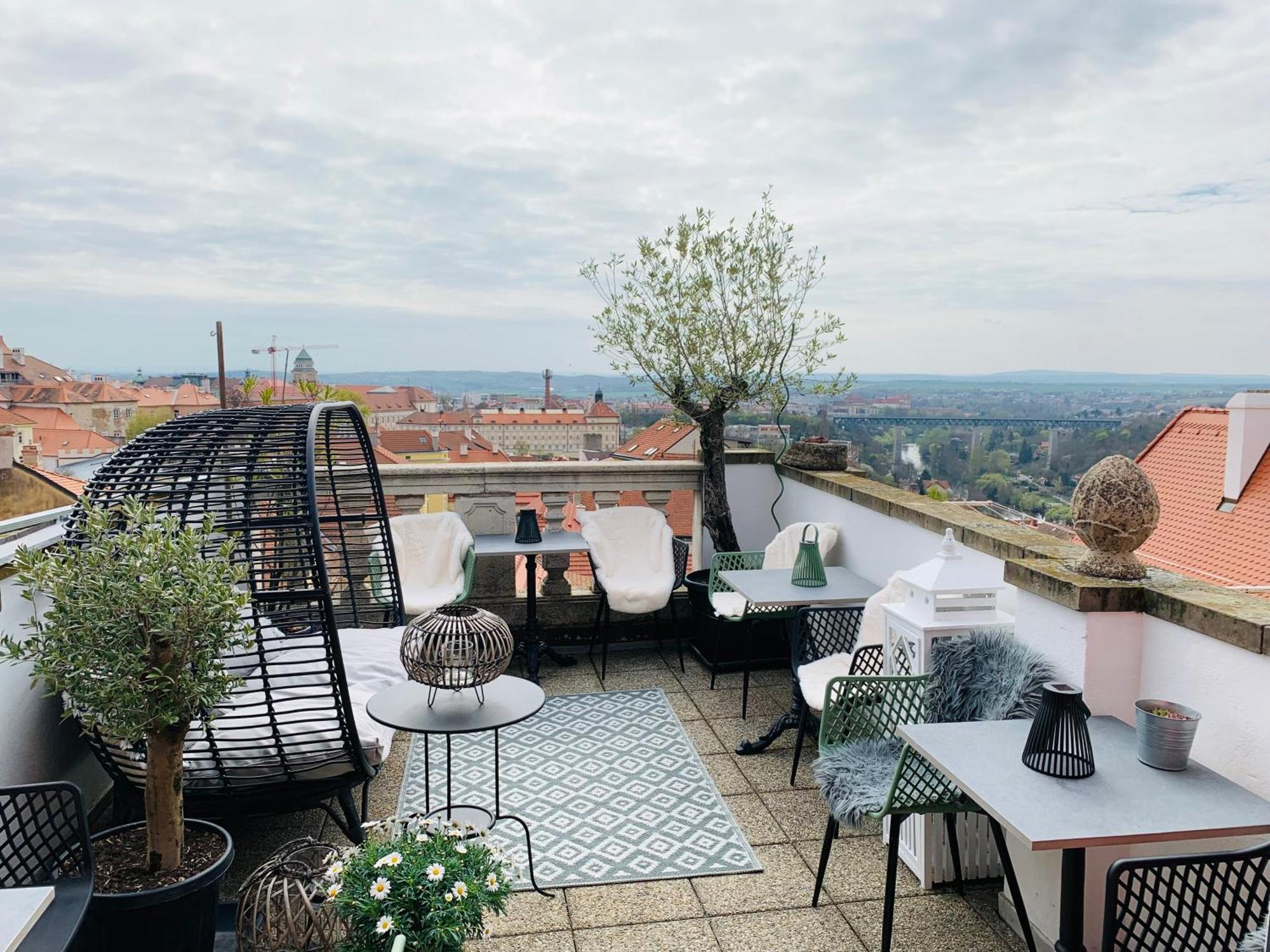 Boutique Apartments U Rolanda, Mikulasske Namesti Зноймо Екстер'єр фото