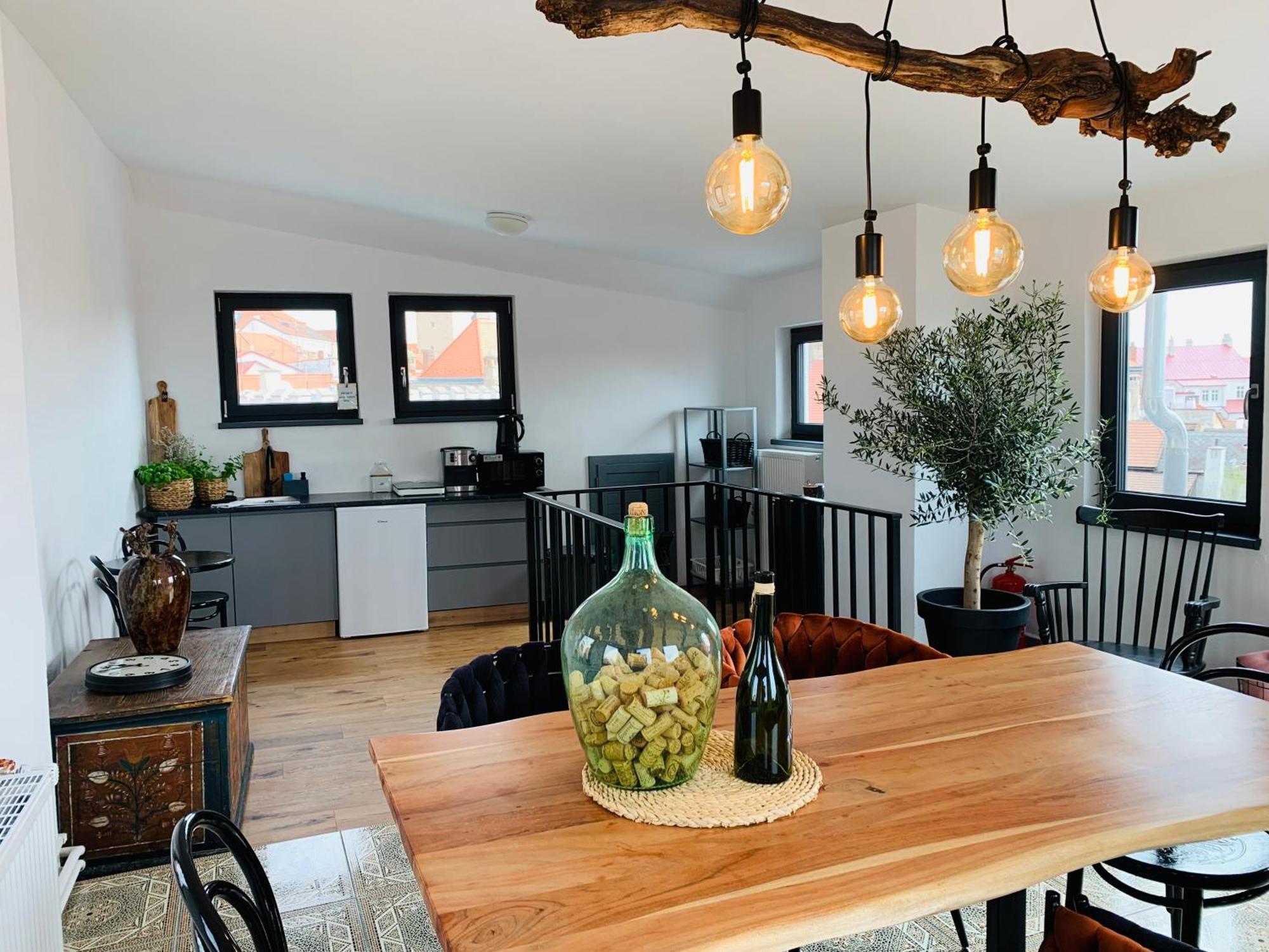 Boutique Apartments U Rolanda, Mikulasske Namesti Зноймо Екстер'єр фото