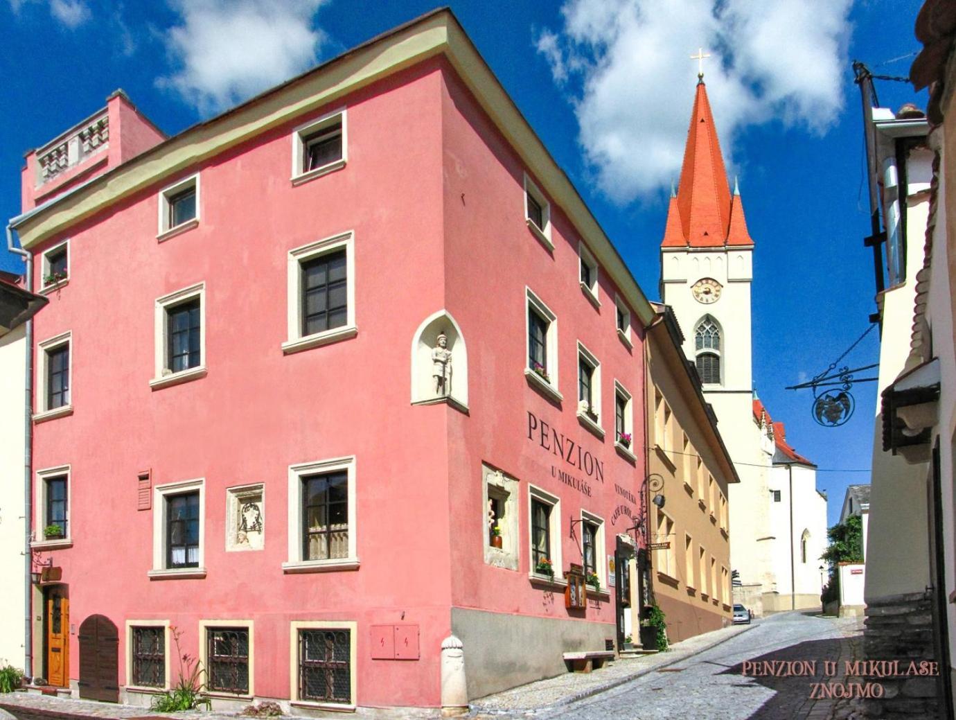 Boutique Apartments U Rolanda, Mikulasske Namesti Зноймо Екстер'єр фото