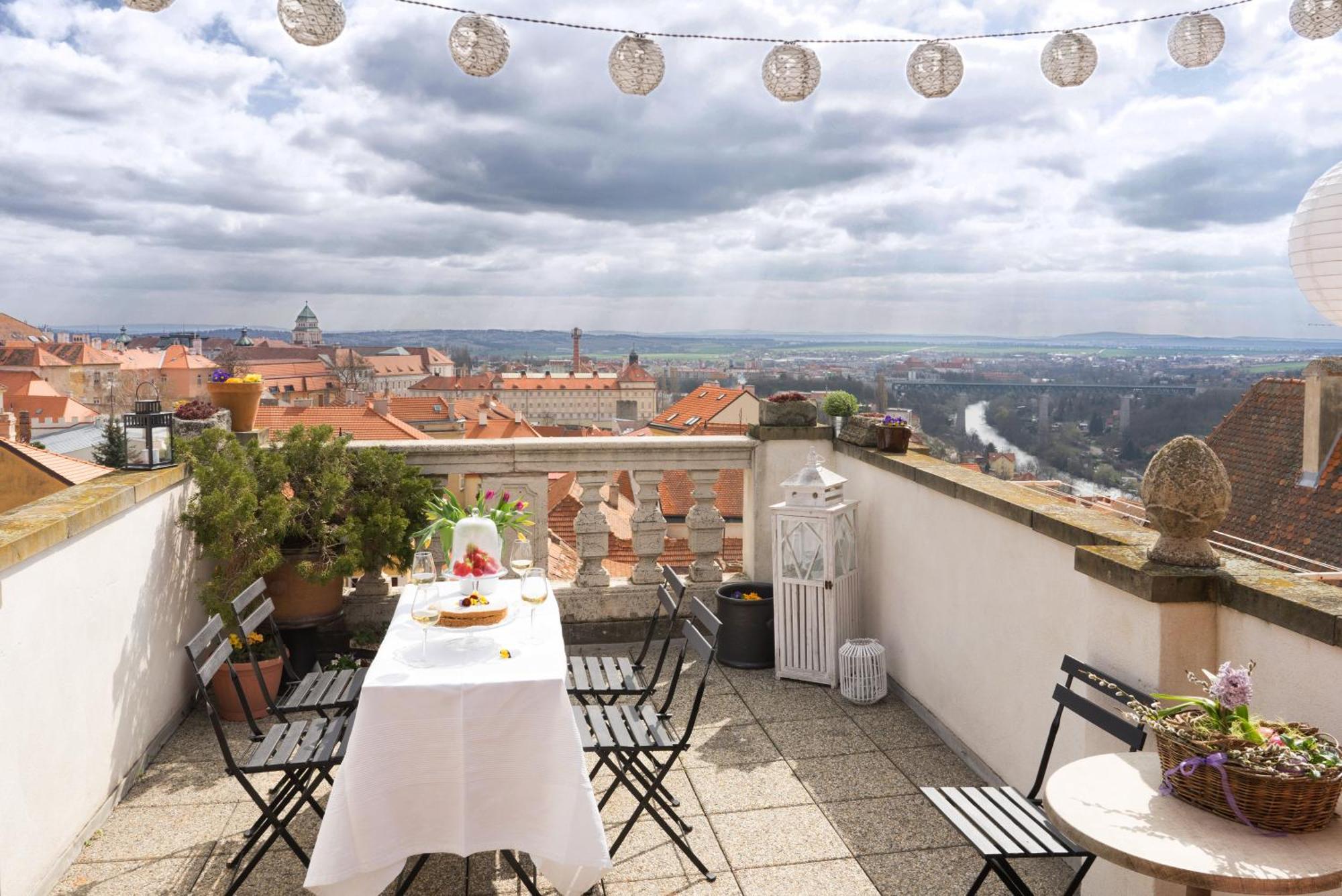 Boutique Apartments U Rolanda, Mikulasske Namesti Зноймо Екстер'єр фото